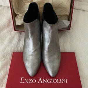 NEW Enzo Angiolini silver distressed leather boots